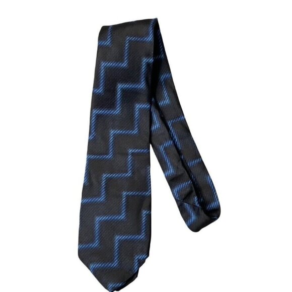 Hugo Boss 100% Silk Black & Blue Zigzag Pattern Mens Tie - Picture 3 of 9